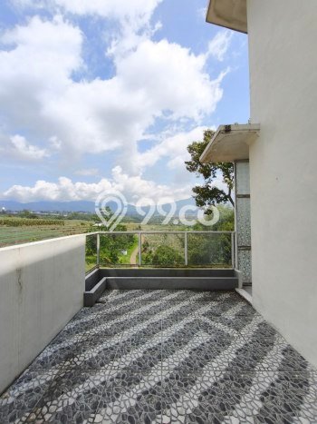 FOR SALE! Vila Kawasan , Area 94m2m², Lokasi Strategis FOR SALE! Vila Kawasan , Area 94m2m², Lokasi Strategis