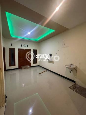 Hunian Cantik Modern Lb 111m2 di Blimbing, Malang Hunian Cantik Modern Lb 111m2 di Blimbing, Malang