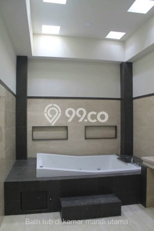 Siap Huni Hunian Elit 8 Kamar di BSD Dekat ke Mana Saja Siap Huni Hunian Elit 8 Kamar di BSD Dekat ke Mana Saja