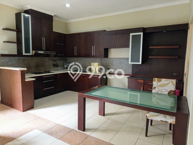 Hunian Mewah LB 250m2 Siap Pakai Desain Elegan di Gading Serpong, Tangerang Hunian Mewah LB 250m2 Siap Pakai Desain Elegan di Gading Serpong, Tangerang