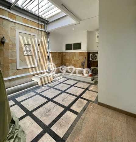 Hunian Mewah LB 350m2 Siap Pakai Desain Elegan di Simprug, Jakarta Selatan Hunian Mewah LB 350m2 Siap Pakai Desain Elegan di Simprug, Jakarta Selatan