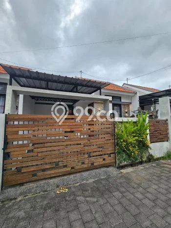 Disewakan! Rumah 2 Kamar Tidur &
1 Kamar Mandi di Bongan, Tabanan Disewakan! Rumah 2 Kamar Tidur &
1 Kamar Mandi di Bongan, Tabanan