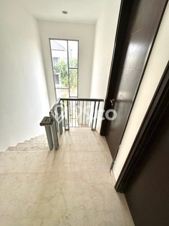Rumah sewa siap pakai 4 KT di Pantai Indah Kapuk, Jakarta Utara Rumah sewa siap pakai 4 KT di Pantai Indah Kapuk, Jakarta Utara