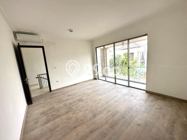 Rumah sewa siap pakai 4 KT di Pantai Indah Kapuk, Jakarta Utara Rumah sewa siap pakai 4 KT di Pantai Indah Kapuk, Jakarta Utara