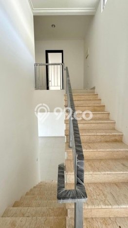 Rumah Luxury Modern Tanpa Renovasi di Pantai Indah Kapuk Jakarta Utara Rumah Luxury Modern Tanpa Renovasi di Pantai Indah Kapuk Jakarta Utara