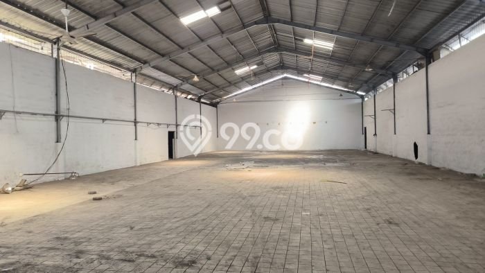 Gudang Komersial Disewakan di Cipondoh Tangerang Luas 800m2 Gudang Komersial Disewakan di Cipondoh Tangerang Luas 800m2