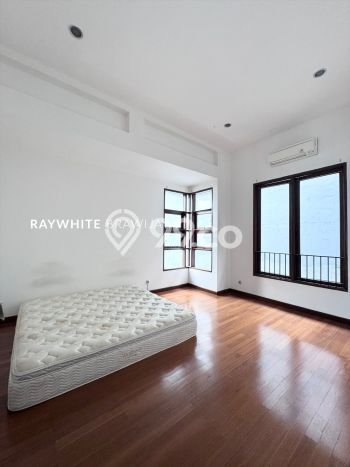 Dijual Rumah Mewah Elegan Dengan View Cantik di Cipete, Jakarta Selatan Dijual Rumah Mewah Elegan Dengan View Cantik di Cipete, Jakarta Selatan