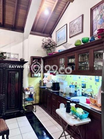 Rumah Elit Modern Tanpa Renovasi di Condet Jakarta Timur Rumah Elit Modern Tanpa Renovasi di Condet Jakarta Timur