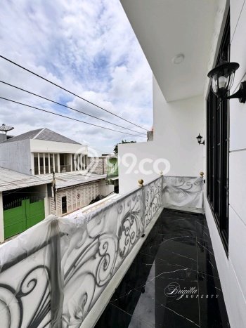 Dijual Rumah Premium dengan Fasilitas Sekitar Komplit di Mulyorejo, Surabaya Dijual Rumah Premium dengan Fasilitas Sekitar Komplit di Mulyorejo, Surabaya