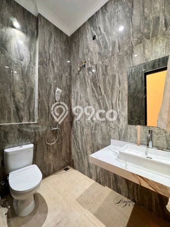 Dijual Rumah Premium dengan Fasilitas Sekitar Komplit di Mulyorejo, Surabaya Dijual Rumah Premium dengan Fasilitas Sekitar Komplit di Mulyorejo, Surabaya