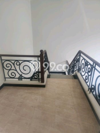 Hot Offer Hunian Premium Ideal dan Luas di Dukuh Pakis, Surabaya Hot Offer Hunian Premium Ideal dan Luas di Dukuh Pakis, Surabaya