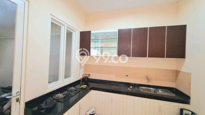 Rumah Mewah Dijual LT 180m2 di Lakarsantri, Surabaya Rumah Mewah Dijual LT 180m2 di Lakarsantri, Surabaya