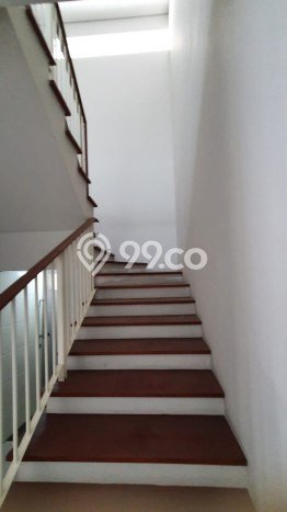 Rumah Elit Modern Tanpa Renovasi di Lidah Wetan Surabaya Rumah Elit Modern Tanpa Renovasi di Lidah Wetan Surabaya