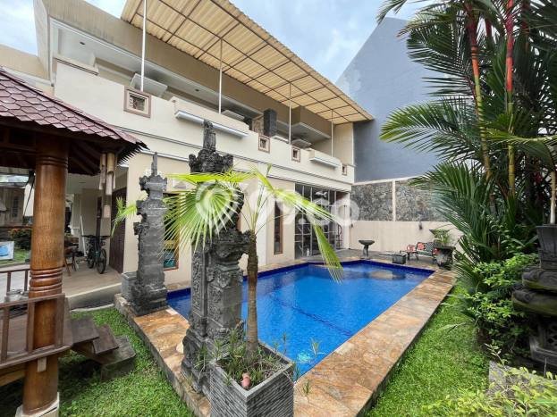 Ready to Use! Premium House LT 300m2 Desain Elegan di Lidah Wetan Ready to Use! Premium House LT 300m2 Desain Elegan di Lidah Wetan
