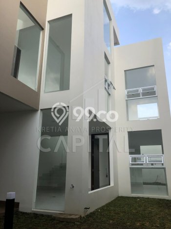 Rumah Mewah LB 320m2 Siap Huni Desain Elegan di Setiabudi, Bandung Rumah Mewah LB 320m2 Siap Huni Desain Elegan di Setiabudi, Bandung