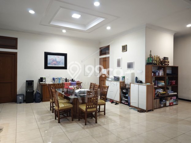 Rumah Mewah LB 510m2 Siap Pakai Desain Elegan di Mekar Wangi, Bandung Rumah Mewah LB 510m2 Siap Pakai Desain Elegan di Mekar Wangi, Bandung