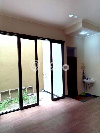 Rumah Luas Asri 2 KT Siap Huni di Taman Kopo Indah Bandung Rumah Luas Asri 2 KT Siap Huni di Taman Kopo Indah Bandung