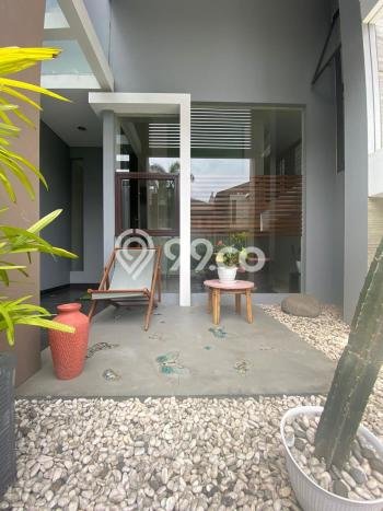 Disewakan! Rumah 4 Kamar Tidur &
3 Kamar Mandi di Setra Duta, Bandung Disewakan! Rumah 4 Kamar Tidur &
3 Kamar Mandi di Setra Duta, Bandung
