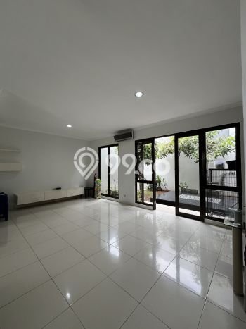 Ready to Use! Luxury House LT 162m2 Desain Modern di BSD Ready to Use! Luxury House LT 162m2 Desain Modern di BSD