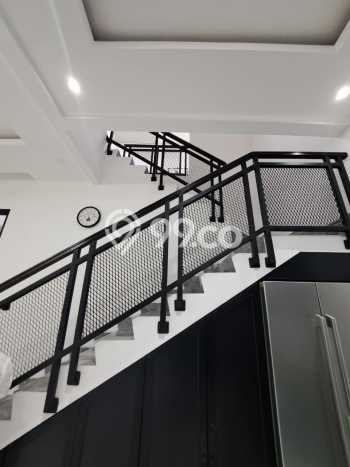 Dijual Rumah Premium dengan Fasilitas Sekitar Lengkap di Ciputat, Tangerang Selatan Dijual Rumah Premium dengan Fasilitas Sekitar Lengkap di Ciputat, Tangerang Selatan