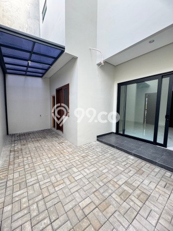 Rumah Mewah LB 133m2 Siap Huni Desain Elegan di BSD, Tangerang Rumah Mewah LB 133m2 Siap Huni Desain Elegan di BSD, Tangerang