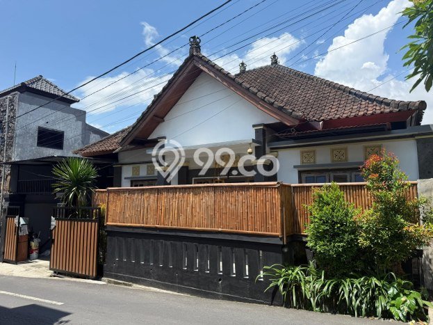 Disewakan! Rumah 3 Kamar Tidur &
2 Kamar Mandi di Canggu, Badung Disewakan! Rumah 3 Kamar Tidur &
2 Kamar Mandi di Canggu, Badung