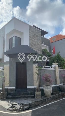 Kesempatan Langka! Vila Kawasan , Dimensi 150m2m², Kawasan Prospektif dengan nilai naik Kesempatan Langka! Vila Kawasan , Dimensi 150m2m², Kawasan Prospektif dengan nilai naik
