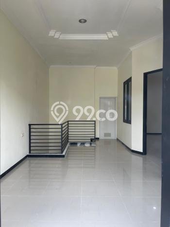 For Sale Hunian Rumah Terawat 3 KT di Pakuwon CIty, Surabaya For Sale Hunian Rumah Terawat 3 KT di Pakuwon CIty, Surabaya