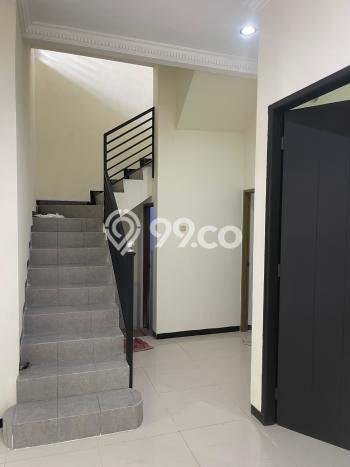 For Sale Hunian Rumah Terawat 3 KT di Pakuwon CIty, Surabaya For Sale Hunian Rumah Terawat 3 KT di Pakuwon CIty, Surabaya