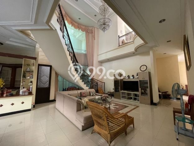 Ready to Use! Luxury House LT 450m2 Desain Modern di Manyar Ready to Use! Luxury House LT 450m2 Desain Modern di Manyar