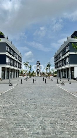 Ruko Disewa di Jakarta Utara dengan LB 180m2 Area Komersial Ramai Ruko Disewa di Jakarta Utara dengan LB 180m2 Area Komersial Ramai