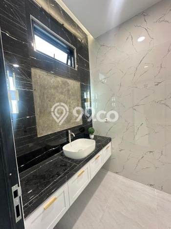 Siap Huni Hunian Elit 4 Kamar di BSD Dekat ke Mana Saja Siap Huni Hunian Elit 4 Kamar di BSD Dekat ke Mana Saja