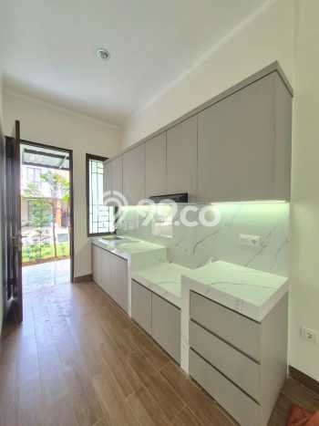 Rumah sewa siap pakai 4 Kamar Tidur di Bintaro, Jakarta Selatan Rumah sewa siap pakai 4 Kamar Tidur di Bintaro, Jakarta Selatan