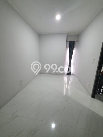 Disewakan! Rumah 3 Kamar Tidur &
3 Kamar Mandi di Bintaro, Jakarta Selatan Disewakan! Rumah 3 Kamar Tidur &
3 Kamar Mandi di Bintaro, Jakarta Selatan