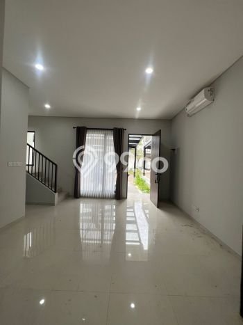 Disewakan! Rumah 3 Kamar Tidur &
3 Kamar Mandi di Bintaro, Tangerang Selatan Disewakan! Rumah 3 Kamar Tidur &
3 Kamar Mandi di Bintaro, Tangerang Selatan