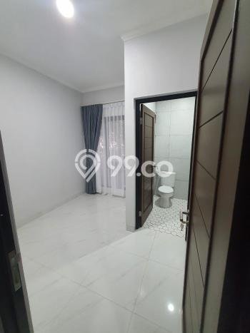 Disewakan! Rumah 3 Kamar Tidur &
3 Kamar Mandi di Bintaro, Jakarta Selatan Disewakan! Rumah 3 Kamar Tidur &
3 Kamar Mandi di Bintaro, Jakarta Selatan