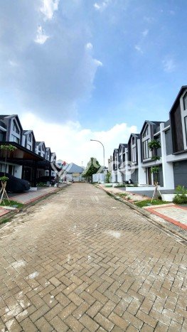 Disewakan! Rumah 2 Kamar Tidur &
2 Kamar Mandi di Bintaro, Tangerang Selatan Disewakan! Rumah 2 Kamar Tidur &
2 Kamar Mandi di Bintaro, Tangerang Selatan