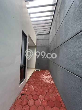 Disewakan! Rumah 3 Kamar Tidur &
3 Kamar Mandi di Bintaro, Tangerang Selatan Disewakan! Rumah 3 Kamar Tidur &
3 Kamar Mandi di Bintaro, Tangerang Selatan