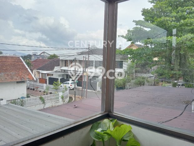 Rumah Luxury Modern Tanpa Renovasi di Surapati Bandung Rumah Luxury Modern Tanpa Renovasi di Surapati Bandung
