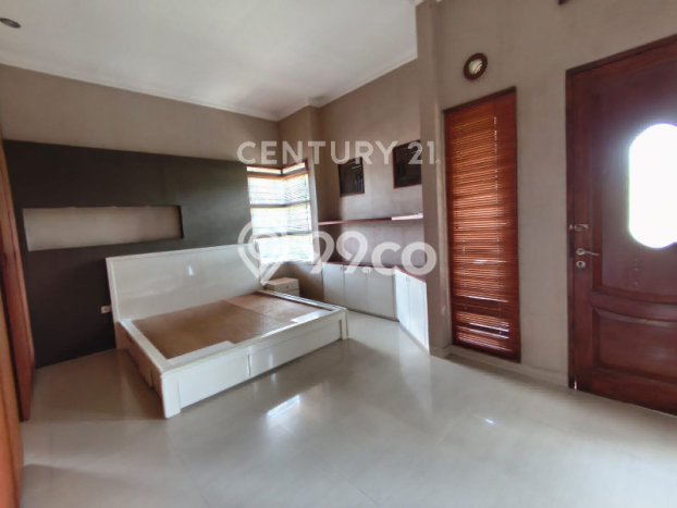 Jual Rumah Luas Elegan Dengan View Cantik di Taman Kopo Indah, Bandung Jual Rumah Luas Elegan Dengan View Cantik di Taman Kopo Indah, Bandung