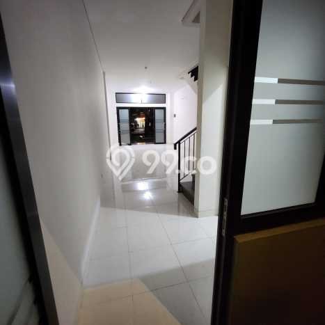 Disewakan Ruko di Kawasan Ramai Raffles Hills Luas 142m2 Disewakan Ruko di Kawasan Ramai Raffles Hills Luas 142m2