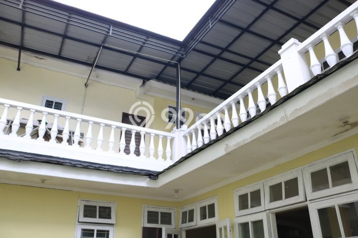 Hunian Mewah LB 450m2 Siap Huni Desain Elegan di Kota Wisata, Jakarta Timur Hunian Mewah LB 450m2 Siap Huni Desain Elegan di Kota Wisata, Jakarta Timur