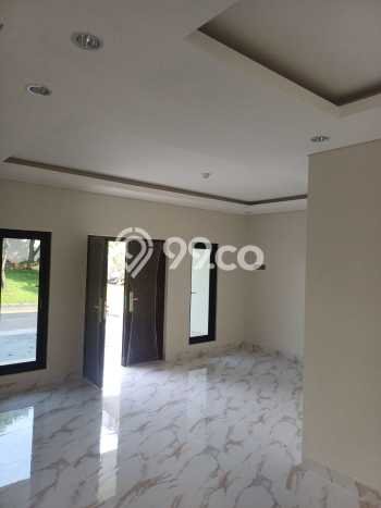 For Sale! Luxury House LT 200m2 Desain Elegan di Kota Wisata For Sale! Luxury House LT 200m2 Desain Elegan di Kota Wisata