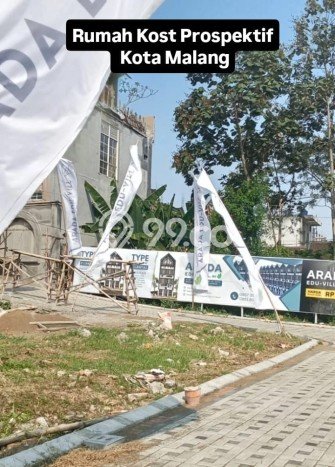 Rumah Luas Asri 10 KT Siap Pakai di Malang Kota Malang Rumah Luas Asri 10 KT Siap Pakai di Malang Kota Malang