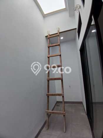 Rumah Elit Modern Siap Huni di BSD Nusaloka Tangerang Rumah Elit Modern Siap Huni di BSD Nusaloka Tangerang