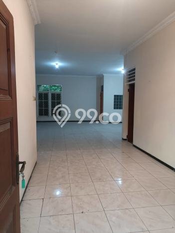 Rumah Mewah LB 300m2 Siap Huni Desain Elegan di Sukomanunggal, Surabaya Rumah Mewah LB 300m2 Siap Huni Desain Elegan di Sukomanunggal, Surabaya