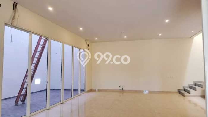 Ready to Use! Luxury House LT 240m2 Desain Modern di Pakuwon City Ready to Use! Luxury House LT 240m2 Desain Modern di Pakuwon City