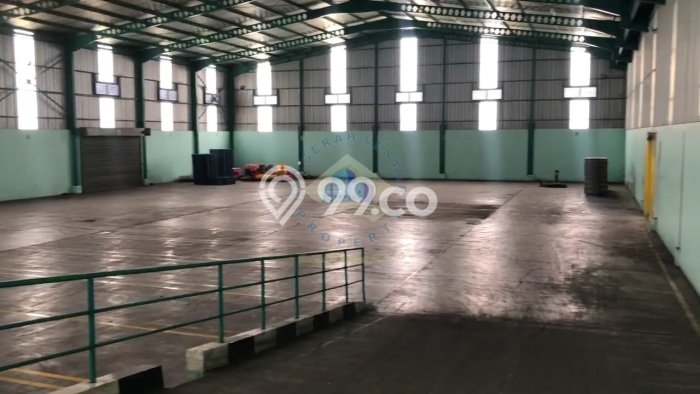 Area Ramai! Gudang Dijual di Rangkasbitung untuk Bisnis Luas Bangunan 9938m2 Area Ramai! Gudang Dijual di Rangkasbitung untuk Bisnis Luas Bangunan 9938m2