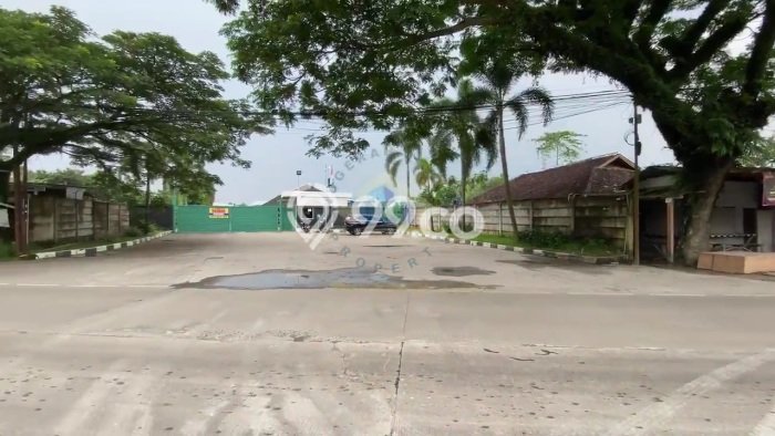 Area Ramai! Gudang Dijual di Rangkasbitung untuk Bisnis Luas Bangunan 9938m2 Area Ramai! Gudang Dijual di Rangkasbitung untuk Bisnis Luas Bangunan 9938m2
