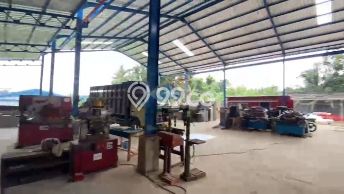 Unit Gudang Dijual di Jambe Tangerang Luas Bangunan 2000m2 Unit Gudang Dijual di Jambe Tangerang Luas Bangunan 2000m2